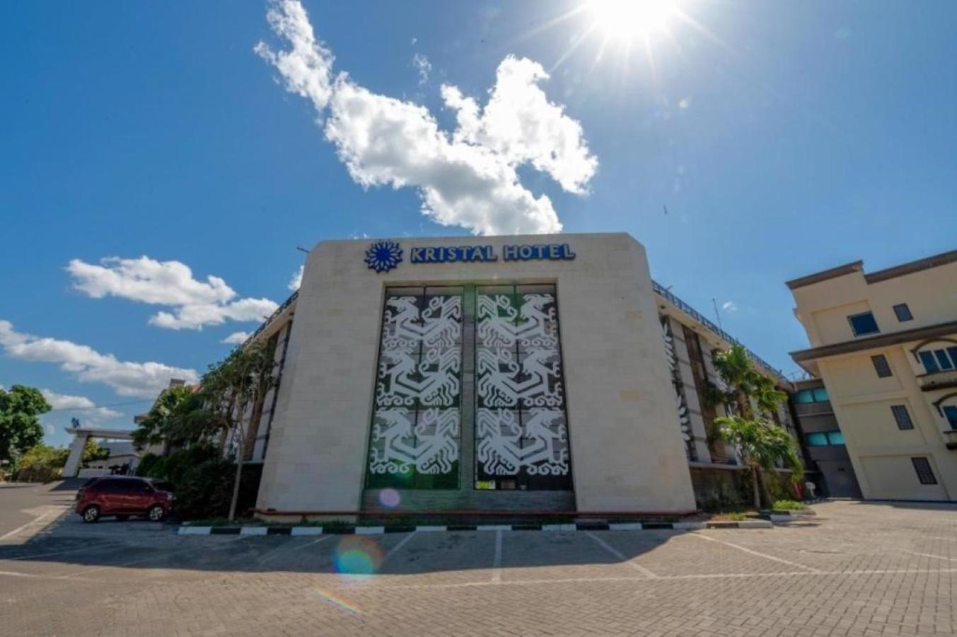 Kristal Hotel Kupang Kupang  Exteriör bild
