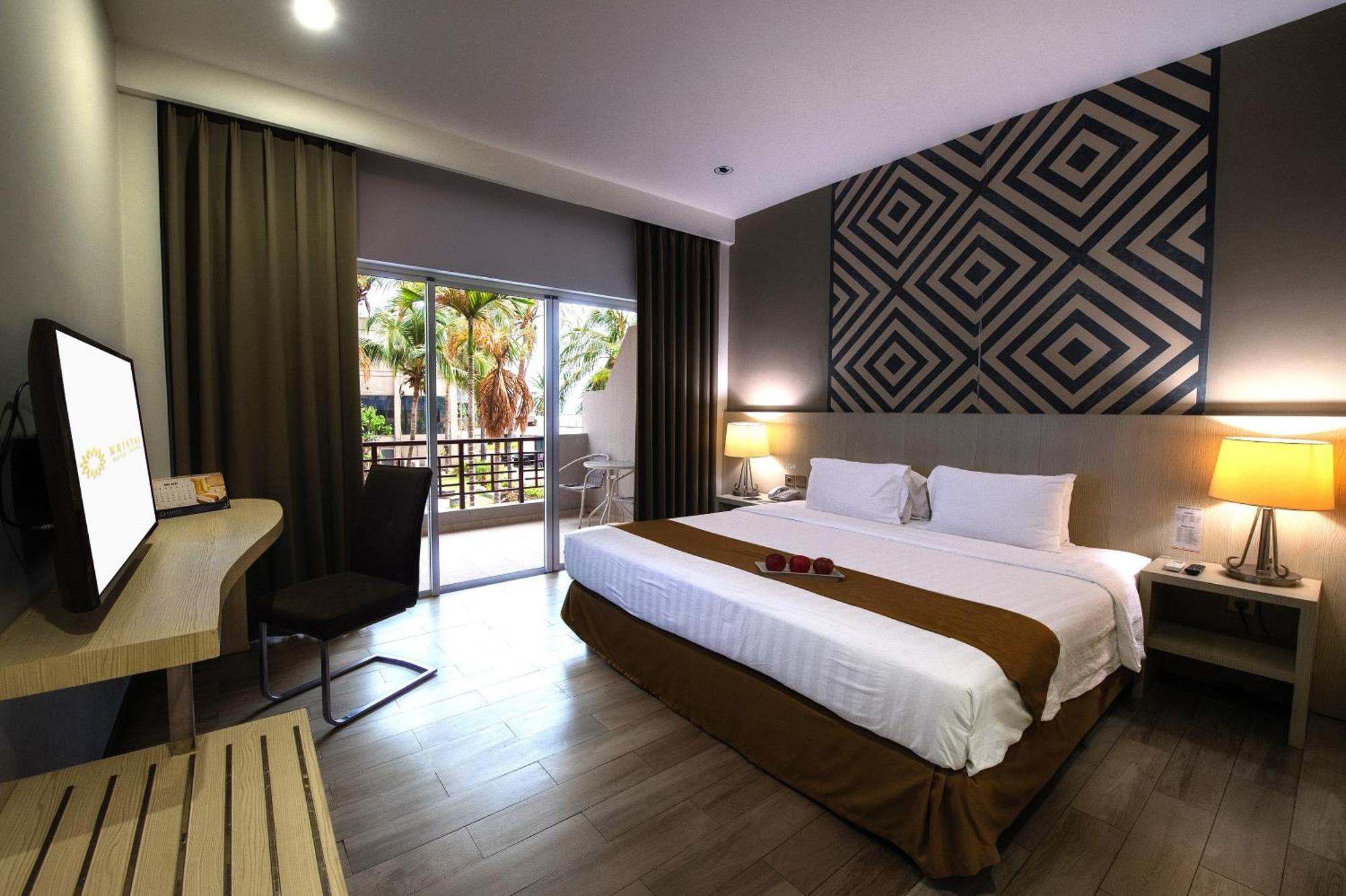 Kristal Hotel Kupang Kupang  Exteriör bild