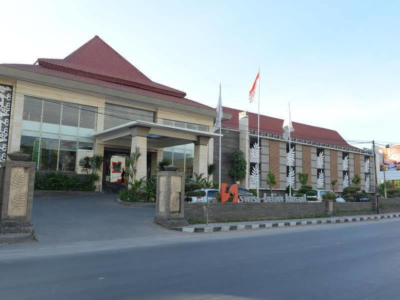 Kristal Hotel Kupang Kupang  Exteriör bild